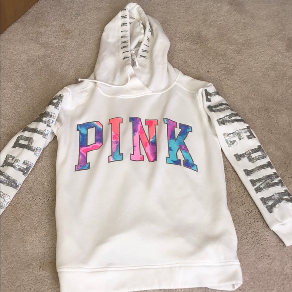 vs pink sweatshirt size xs but fits up to medium